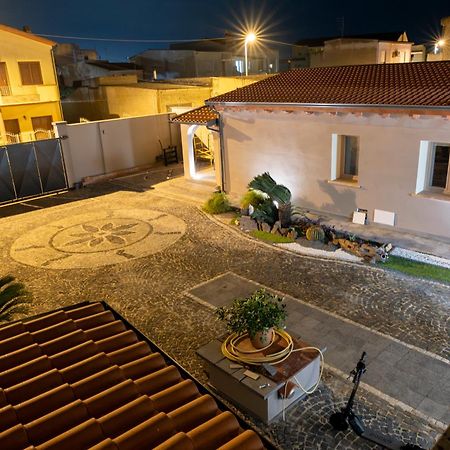 Hotel Domo San Leone Uta Extérieur photo